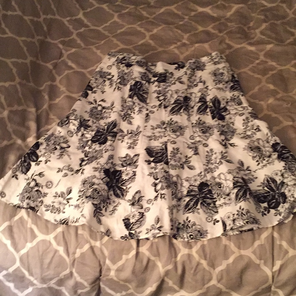 Loft Black & White Floral Skirt